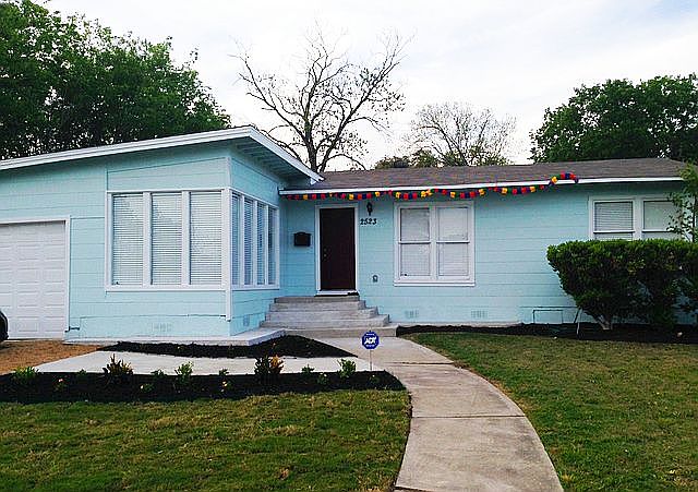 1st image of 2523 W Summit Ave