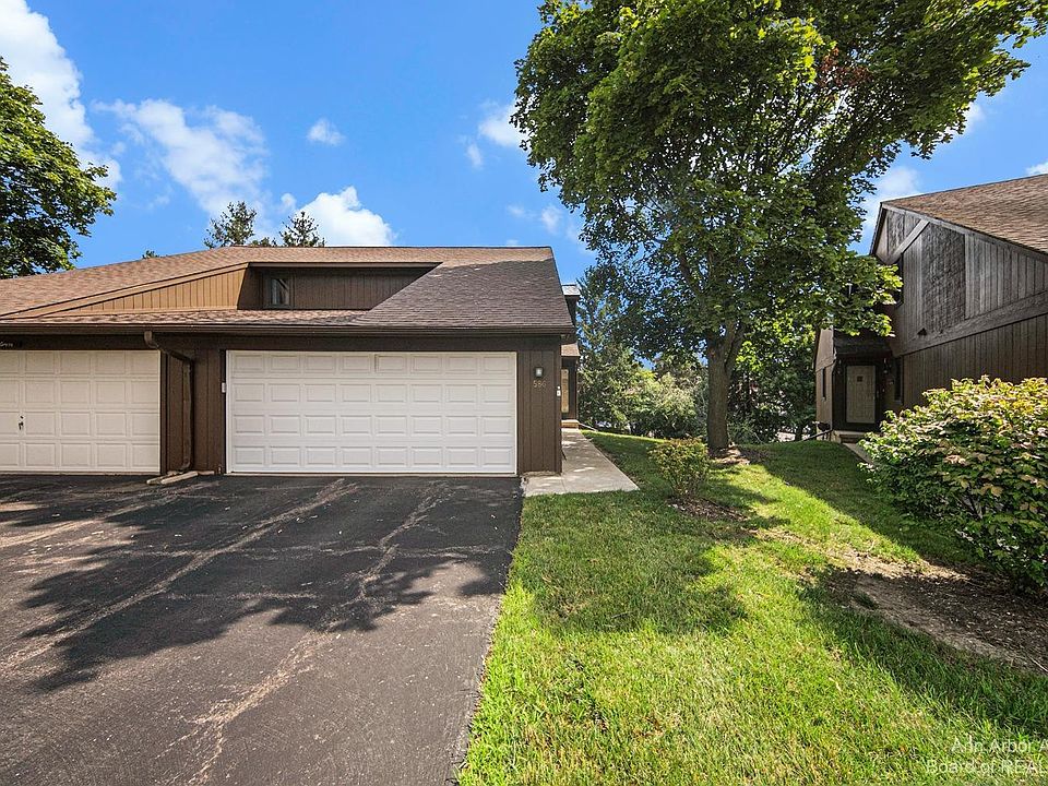 1st image of 586 Echo Ct