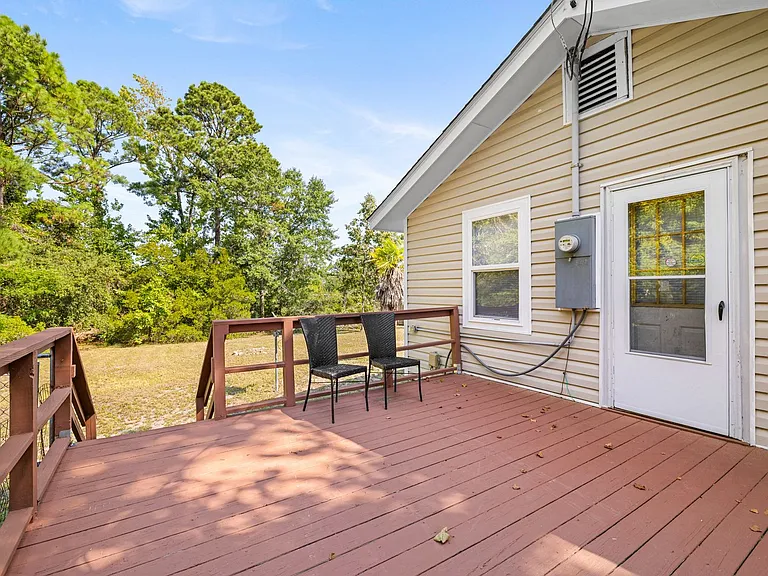 682 E Ocean Rd — Photo 23