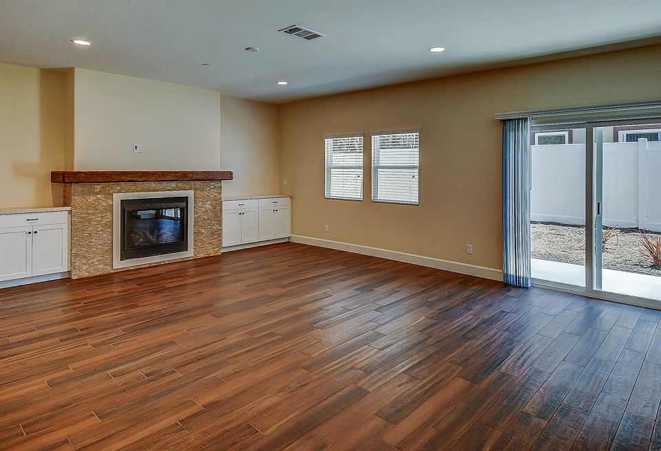 Large Open Great Room with Fireplace, Media Built Ins
