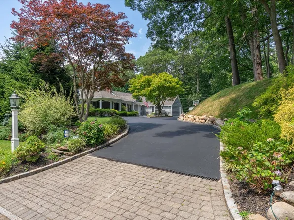 33 Emerson Road, Brookville, NY 11545