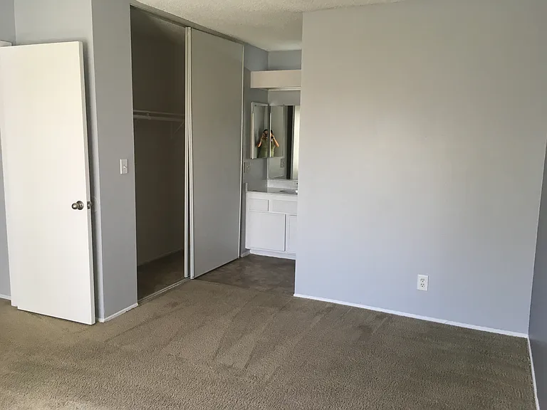 Milesquare Apartments — Photo 8