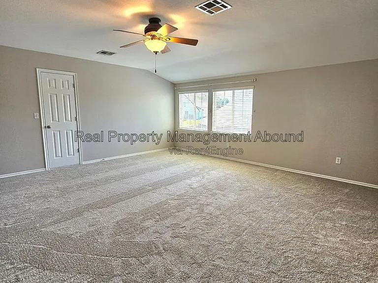 809 W Granger St — Photo 37
