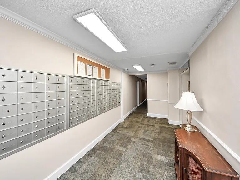 2601 Bellefontaine St #C104 — Photo 24