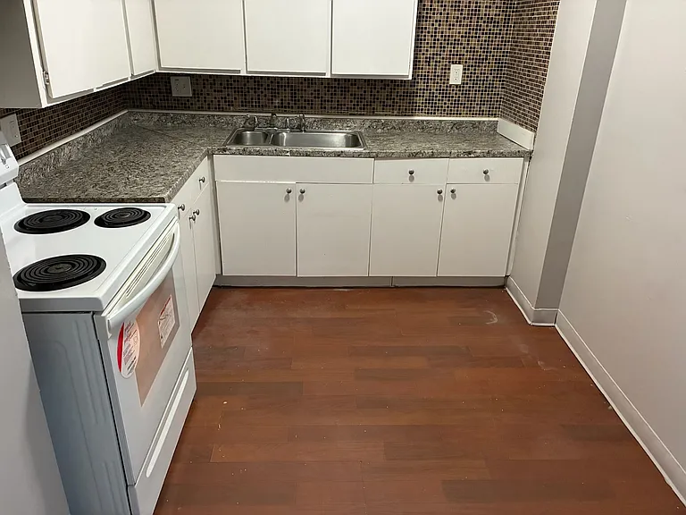 14910 Tireman Ave #2-3-8 — Photo 3