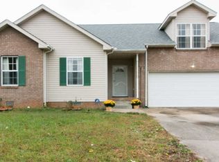 1086 Gunpoint Dr, Clarksville, TN 37042