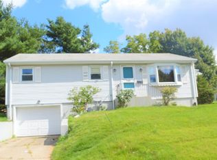 30 Argyle Rd, Somerset, MA 02726