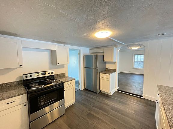 4th image of 24 Grandview Rd #3