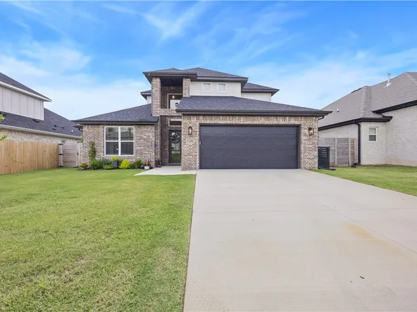 1100 Whistler St, Bentonville, AR 72713