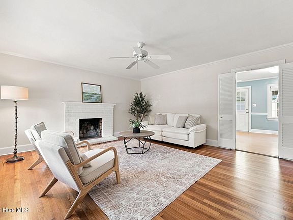 3rd image of 1502 E Wright Road