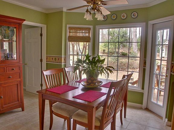 Kitchen Breakfast Area