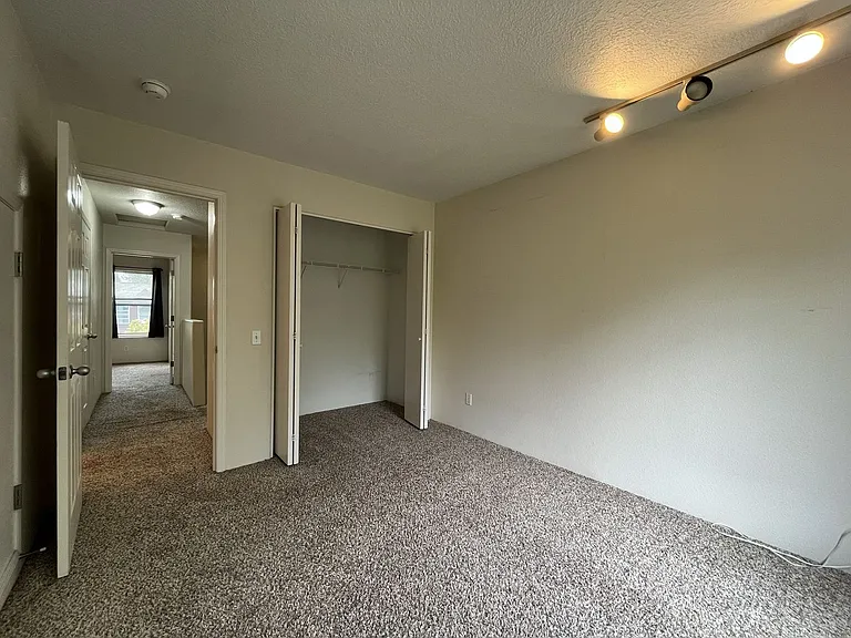 149 NE 75th Ave — Photo 33