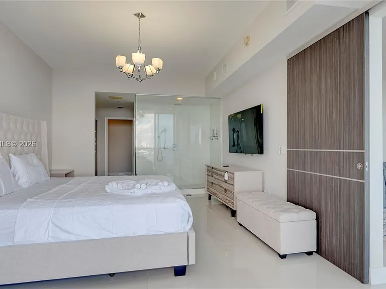 2020 N Bayshore Dr #1905 — Photo 47
