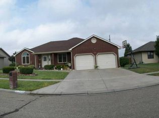 2956 Tasker Ln, Salina, KS 67401