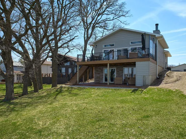 24340 182nd St, Spirit Lake, IA 51360