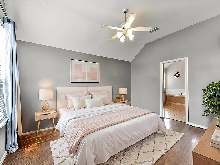 7611 Waterlilly Ln — Photo 3