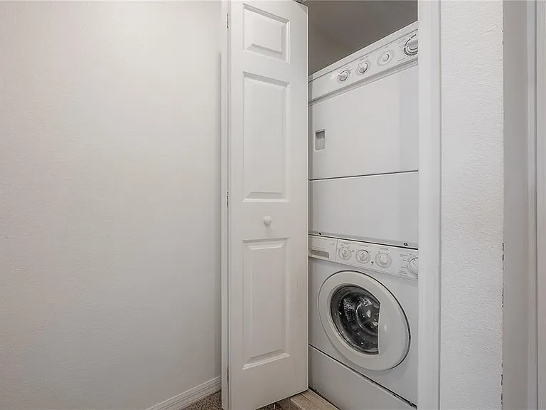 4951 Elizabeth Ct — Photo 14