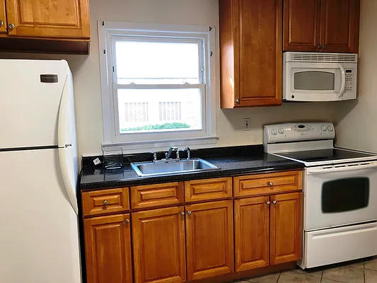 Rented by Prime Realty | media 33