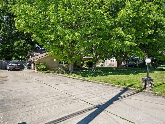 3rd image of 320 Maple St