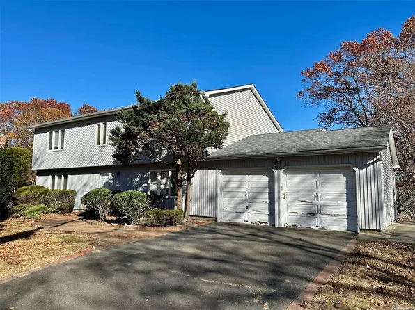 24 Timbercrest Lane, South Setauket, NY 11720