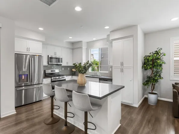 328 Waverunner Ct, Santee, CA 92071