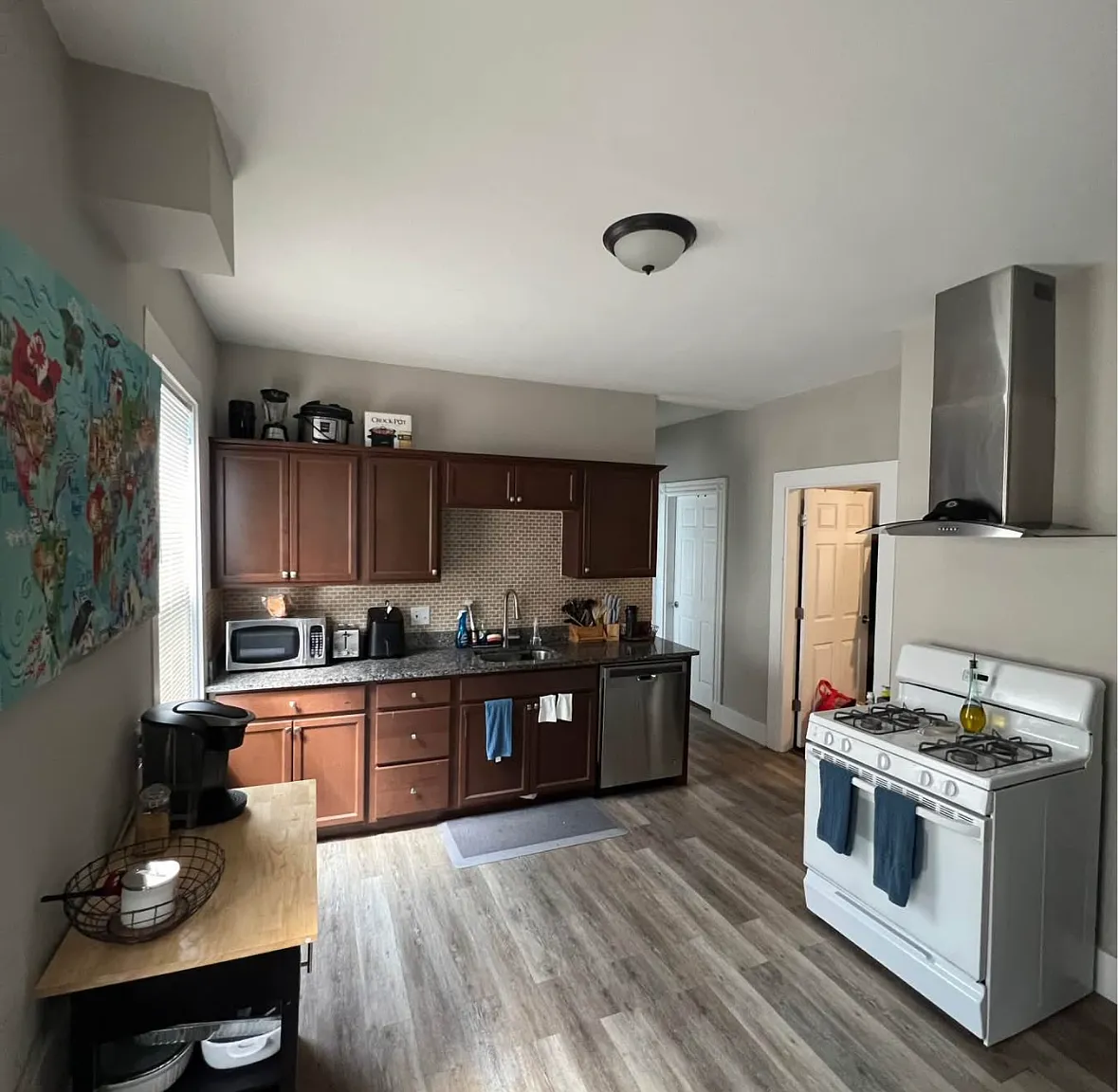 3 bed, 1100 sqft, $1,300 — Photo 4