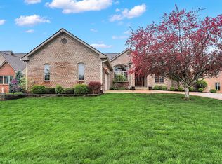 384 Walnut Woods Dr, Greenwood, IN 46142