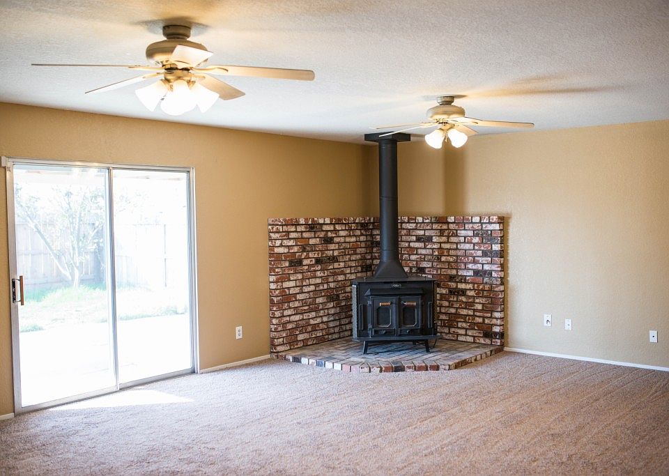 2nd image of 1031 Cleveland Way