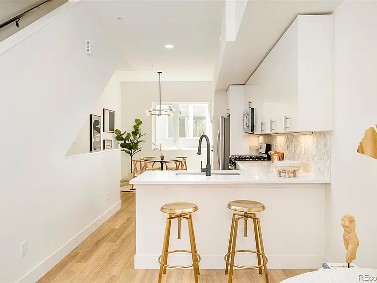 2105 S Galapago St #12 — Photo 13