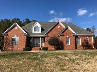 1989 River Chase Dr, Eden, NC 27288