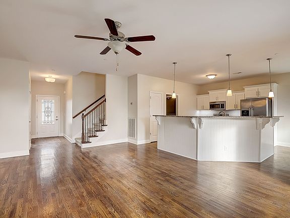 2nd image of 1028 Grace Meade