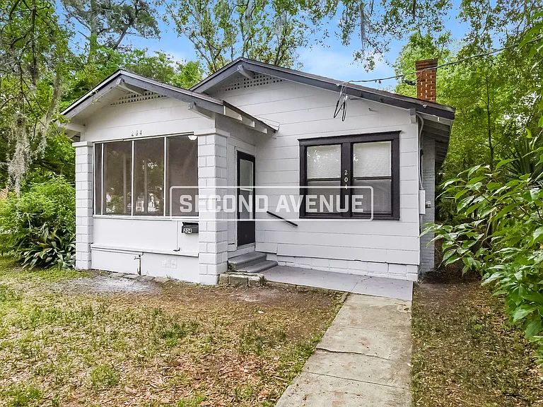 204 W 23rd St — Photo 1