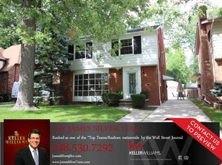 1676 Prestwick Rd, Grosse Pointe Woods, MI 48236