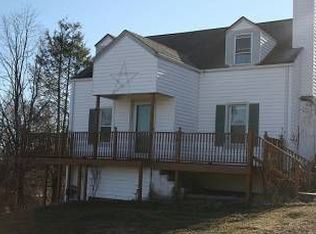304 Mountain Lake Ave, Pearisburg, VA 24134