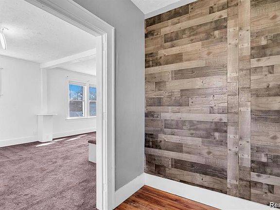 5th image of 5573 Montclair St