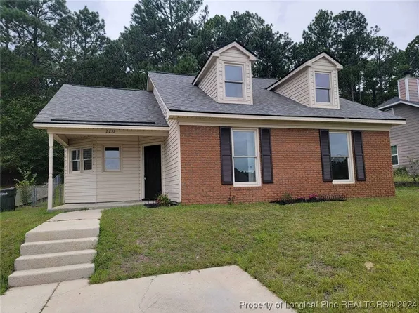 2232 Spindletree Dr, Fayetteville, NC 28304