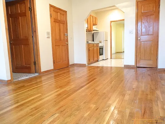 Rented by aptsandlofts.com | media 18