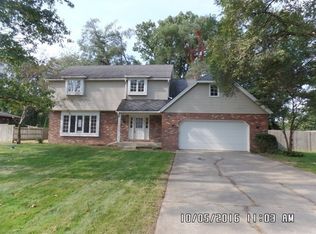 52121 Locks Ln, Granger, IN 46530