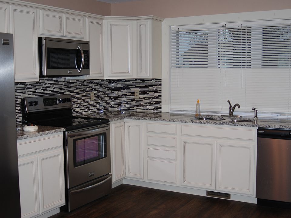 2nd image of 1179 Heatherwood Ln