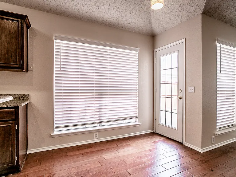 206 Meredith Ct — Photo 11