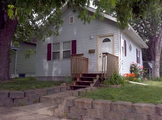 2434 15th St, Moline, IL 61265