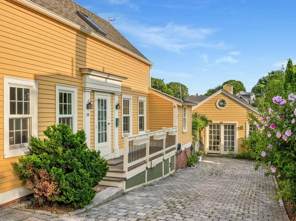 28 Walden Street, Portsmouth, NH 03801