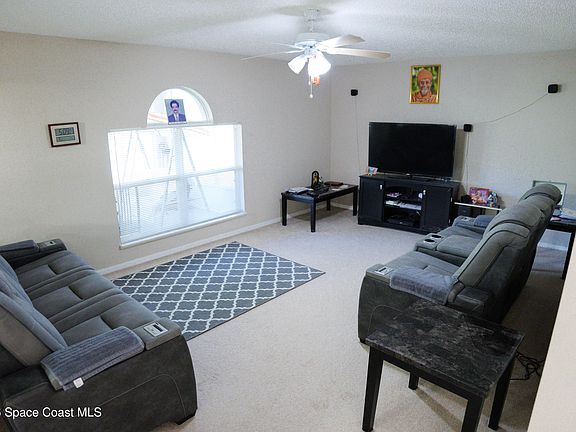 4th image of 569 Macon Dr E