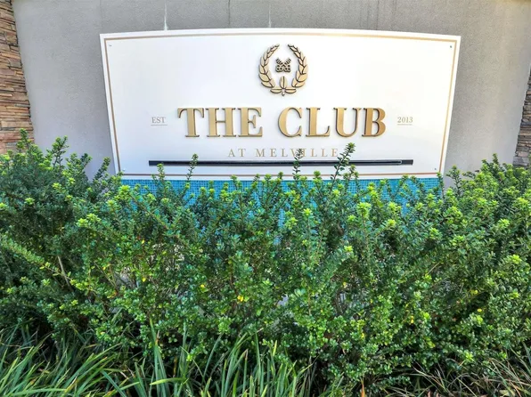 212 Clubhouse Circle #212, Melville, NY 11747