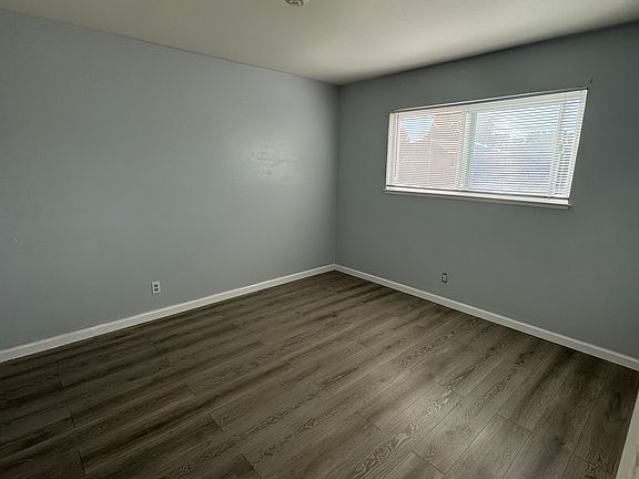 5th image of 1077 Topaz Ave #17