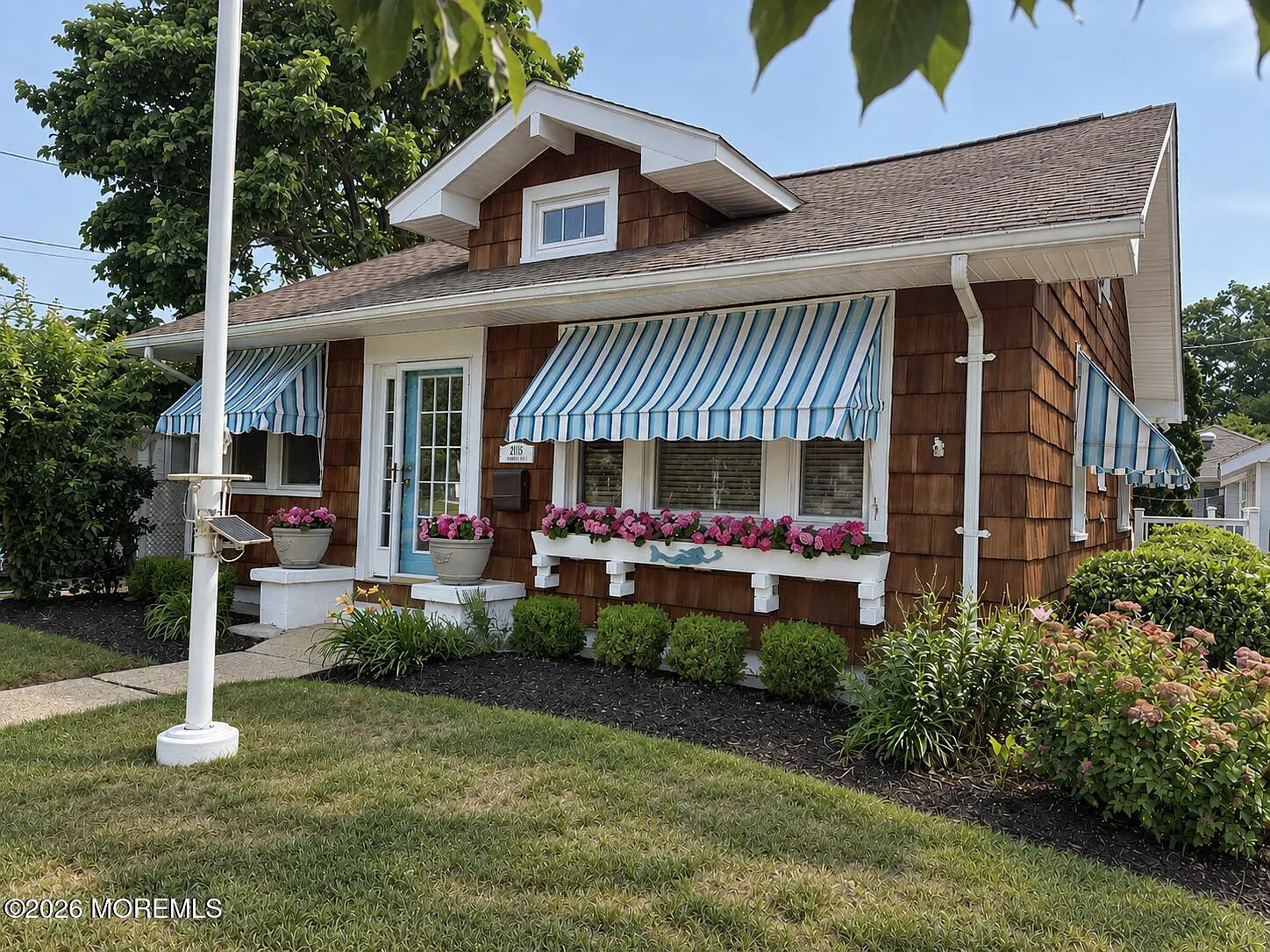 3 bed, $4,500 — Photo 1