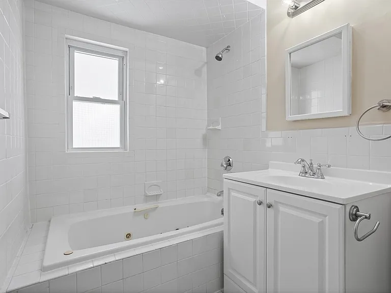 21 Frank St #23 — Photo 7