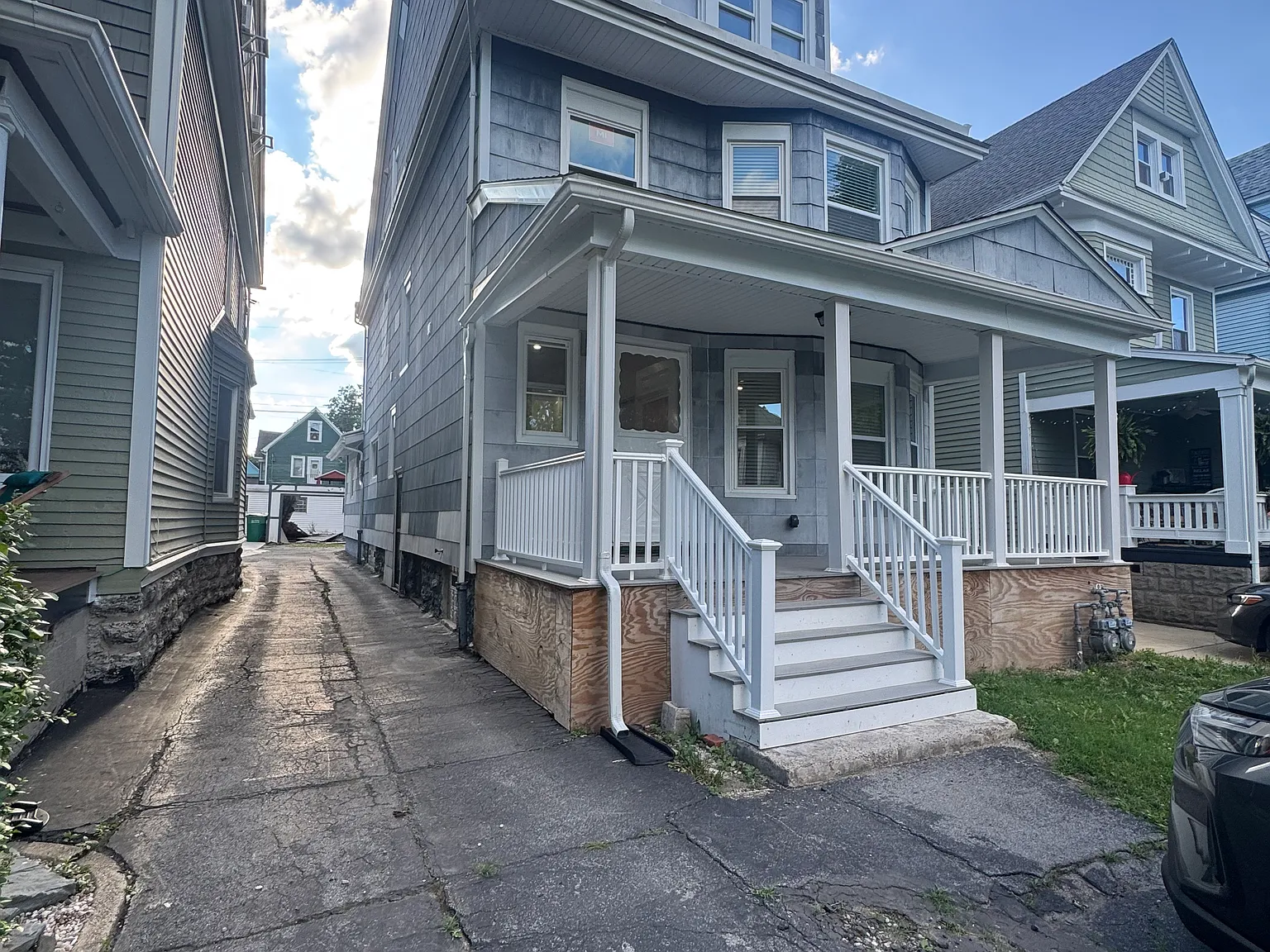 3 bed, 1200 sqft, $1,950 — Photo 2