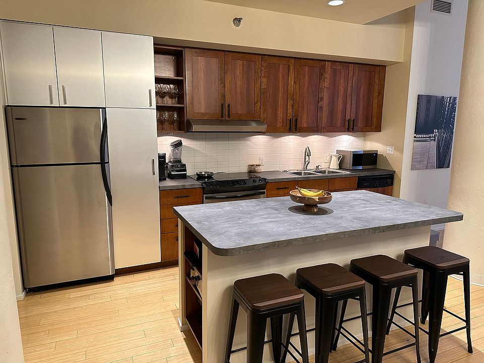 1st image of 930 Penn Ave APT 6C