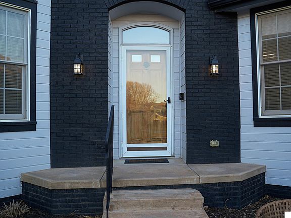 5th image of 18412 Emile Cir